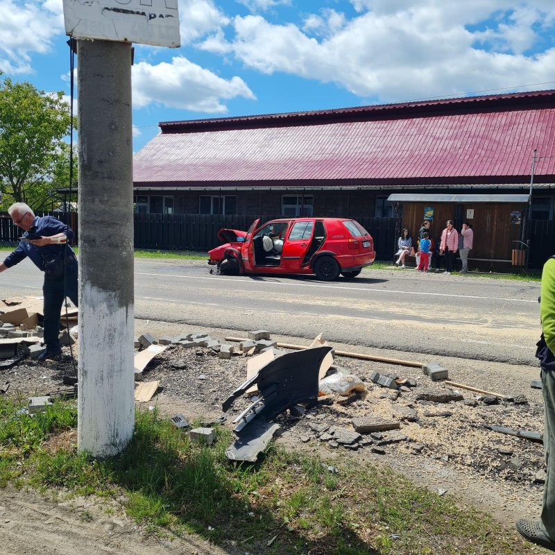 FOTO. Două persoane rănite în urma unui accident rutier în Bodești, ZCH NEWS - sursa ta de informații