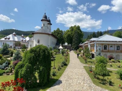 Apel către public din partea Maicii Starețe a Mănăstirii Văratec, ZCH NEWS - sursa ta de informații