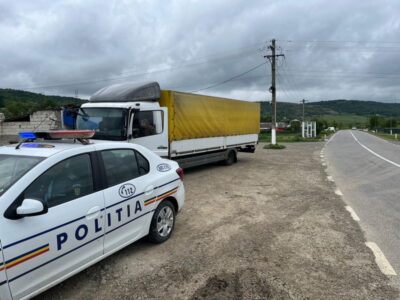 Material lemnos confiscat de polițiști la Tașca