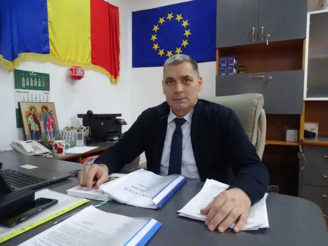 Primarul arestat al comunei Tarcău își susține nevinovăția și face acuzații