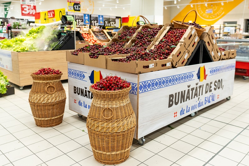 Carrefour a inaugurat primul hipermarket la Bacău: reduceri și oferte pentru clienții fideli în Act for Good, ZCH NEWS - sursa ta de informații