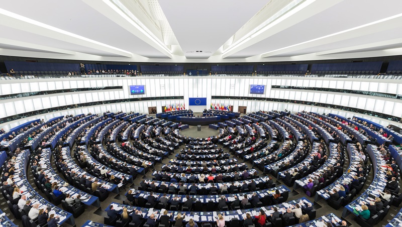 Cine va reprezenta România la Bruxelles