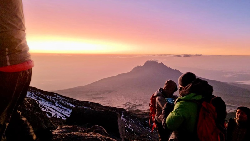 VIDEO. FOTO. Dan Gârleanu, luptător SAS – ghid pentru ascensiunea pe Kilimanjaro