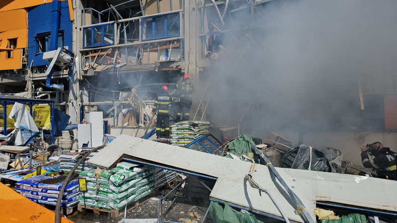 ACTUALIZARE Explozie și incendiu la un mare centru comercial: s-au înregistrat 13 victime, ZCH NEWS - sursa ta de informații