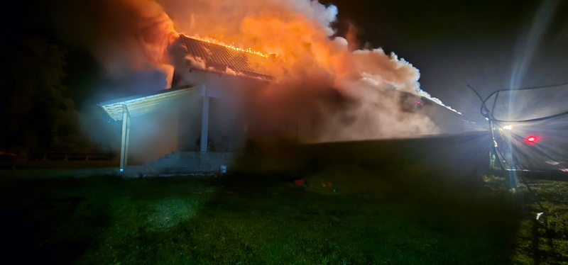 FOTO Casa parohială din Oanțu distrusă în incendiu, ZCH NEWS - sursa ta de informații