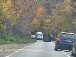 FOTO. Accident pe drumul spre Mânăstirea Neamț