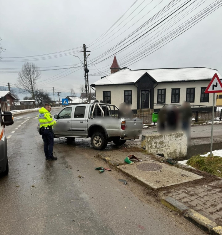 Accident mortal. Coliziune gravă între un autoturism și un motoscuter