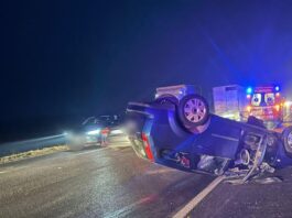 FOTO. Accident pe E85. Un autoturism s-a răsturnat, șoferul era sub influența alcoolului