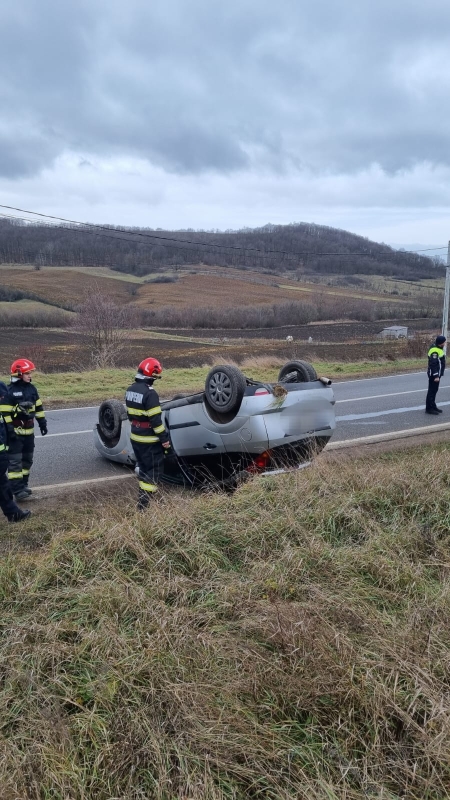 Weekend cu ghinion pe șoselele din Neamț. Accidente rutiere în lanț.