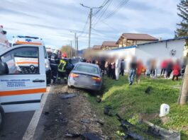 Știre actualizată. Accident în municipiul Piatra Neamț. Trei persoane sunt încarcerate