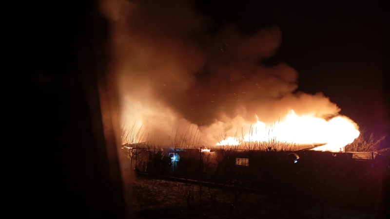 Intervenție de 6 ore pentru stingerea unui incendiu de proporții