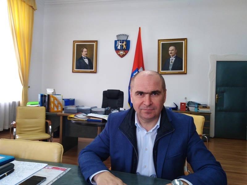 România are Guvern după o lună de negocieri. Ce prevederi sunt în programul de guvernare