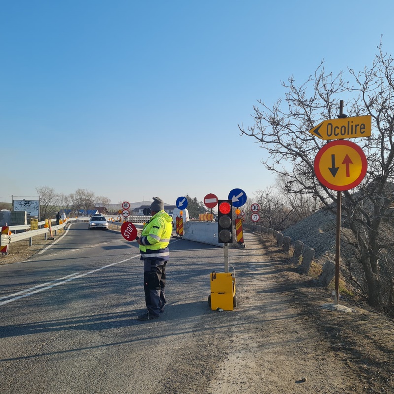 VIDEO. Se circulă pe varianta ocolitoare a podului de la Girov. Imagini de la lucrări