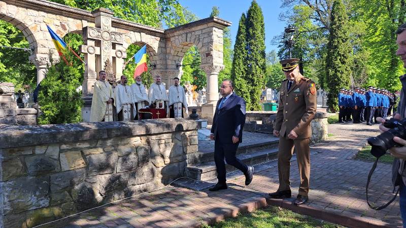 FOTO. Piatra Neamț. Ceremonie militară și depunere de coroane de Ziua Vetaranilor
