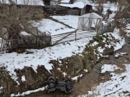 Neamț. FOTO. Doi tineri s-au răsturnat cu ATV-ul în albia unui râu