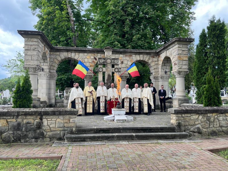 FOTO. Ziua Eroilor marcată la Piatra Neamț 14 FOTO. Ziua Eroilor marcată la Piatra Neamț
