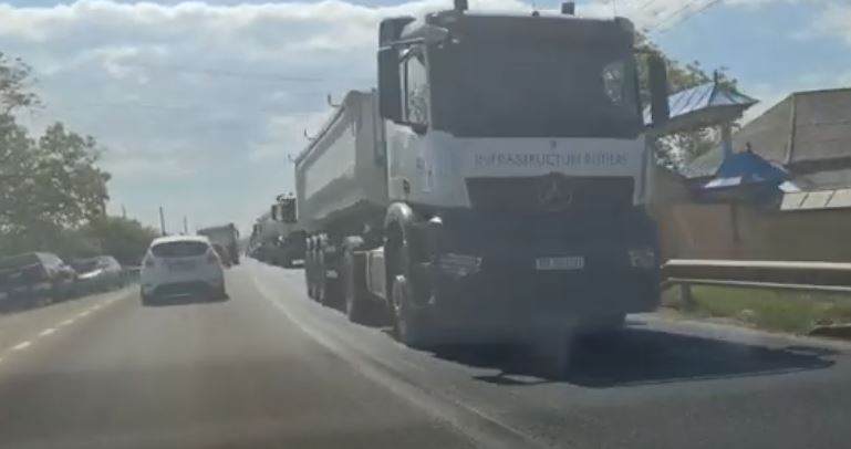 Video-foto. Atenție șoferi! Lucrări pe DN 15 C Bălțătești – Bodești, se circulă pe un singur sens de mers