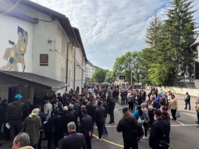 Neamț. Peste 1.000 de persoane la Bursa locurilor de muncă – 331 au fost selectate în vederea încadrării