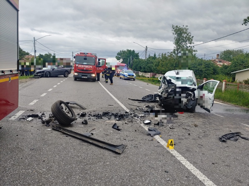 Un ieșean și un bucureștean au ajuns în spital după o coliziune la Secuieni 2 Un ieșean și un bucureștean au ajuns în spital după o coliziune la Secuieni