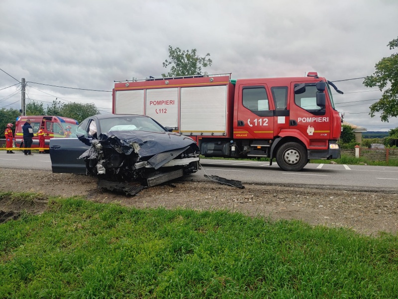 Un ieșean și un bucureștean au ajuns în spital după o coliziune la Secuieni