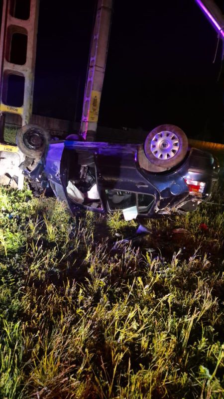 Neamț. Tineri răniți după ce s-au răsturnat cu mașina