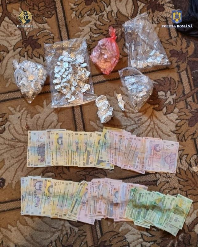 Bacău. Rețea de traficanți de droguri destructurată. Doze ascunse sub tricou și sute de grame confiscate