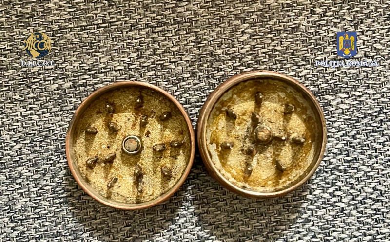 Bacău. Rețea de traficanți de droguri destructurată. Doze ascunse sub tricou și sute de grame confiscate