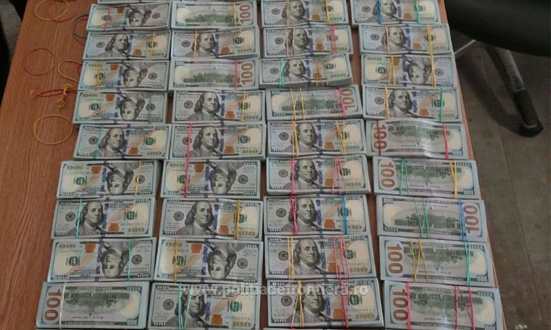 Prinși cu 1.400.000 de dolari ascunși pe corp la Punctul de Trecere a Frontierei Siret