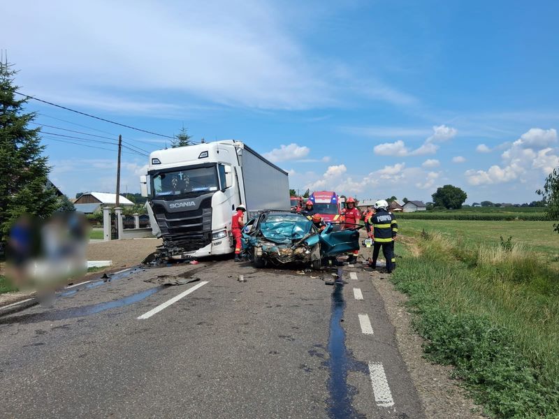 FOTO. Suceava: Un bărbat și-a pierdut viața într-un accident