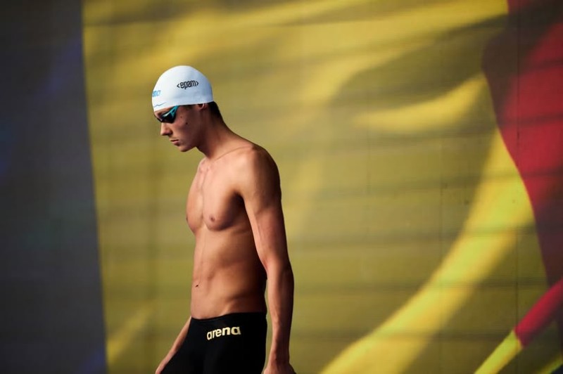 David Popovici, din nou dublu campion mondial: aur și la 100 m liber, după victoria de la 200 m, la Campionatul Mondial de Natație din Singapore 2 David Popovici