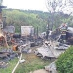 FOTO. Incendiu la o casă din comuna Ion Creangă. Forțele de intervenție au avut nevoie de 3 ore pentru a stinge flăcările