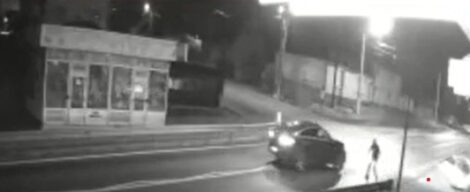 Vaslui. Șocant. După o șicanare în trafic, a călcat intenționat cu mașina doi oameni în câmp. Una dintre victime a murit la spital