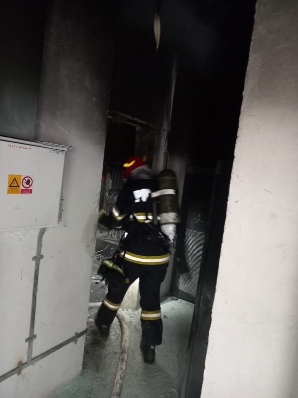 FOTO. Iași. Incendiu la Maternitatea Cuza Vodă. Planul roșu de intervenție a fost activat. 224 de pacienți evacuați