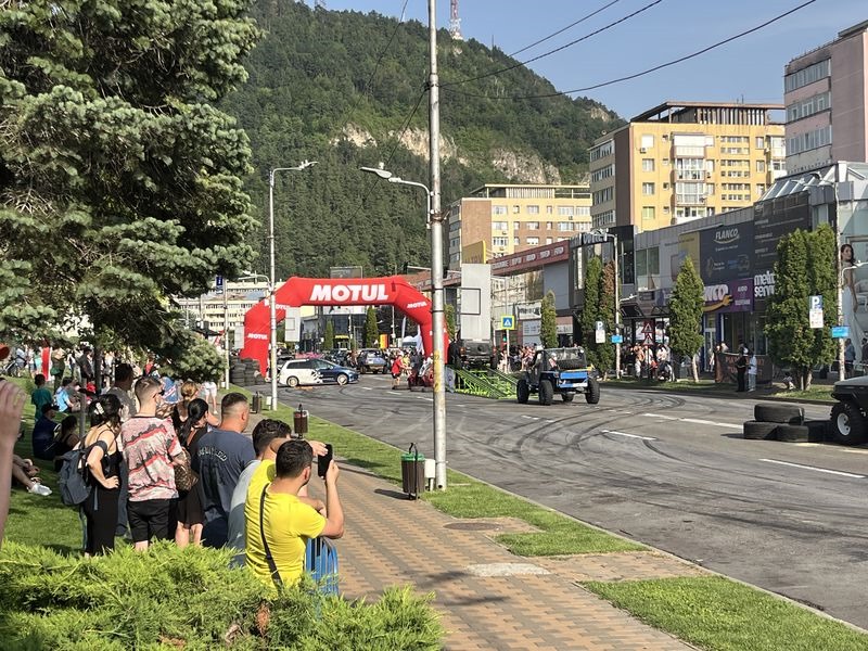 Imagini de la a doua zi a Tuning Fest Piatra Neamț