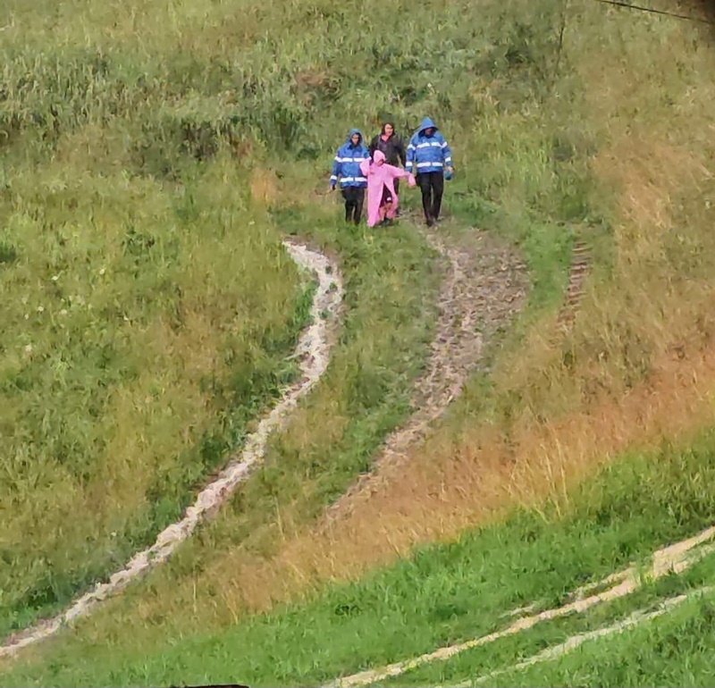 Știre actualizată. Video-foto. Situații dramatice în județul Suceava după viitura din noaptea de 27 spre 28 iulie. O persoană și-a pierdut viața 3 Știre actualizată. Video-foto. Situații dramatice în județul Suceava după viitura din noaptea de 27 spre 28 iulie. O persoană și-a pierdut viața