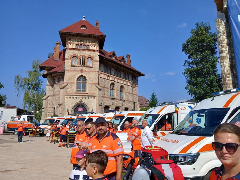 Știre actualizată. Parada ambulanțelor din toată țara la Piatra Neamț