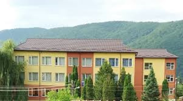 Piatra-Neamț. Reorganizare în educație: Colegiul Tehnic de Transporturi va absorbi Forestierul și Școala Postliceală