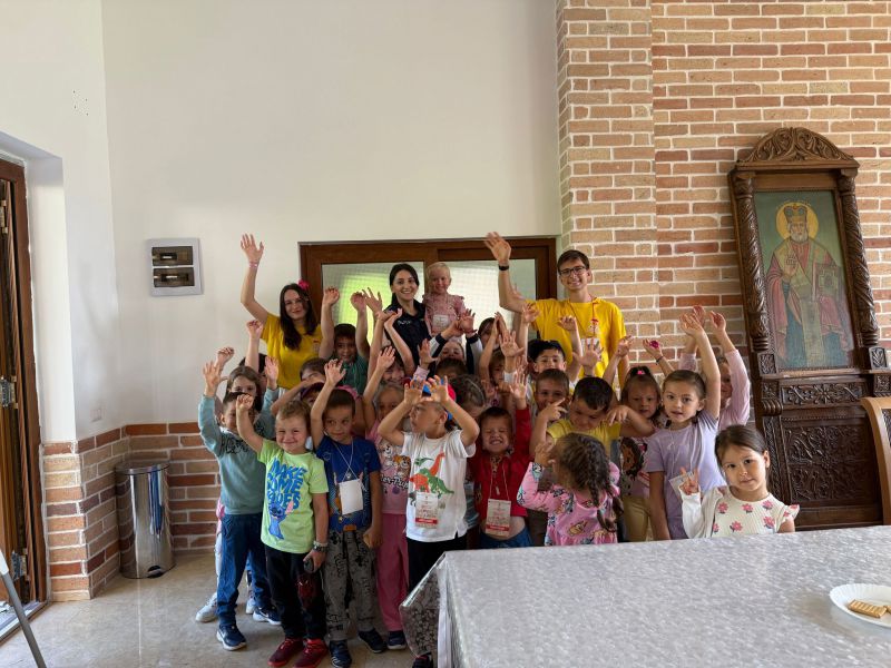 Foto. Activități preventive organizate de polițiști în taberele pentru copii