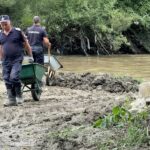 Lupta cu dezastrul produs de furia apelor. Record – cea mai mare operațiune de salvare în urma inundațiilor, cu cinci elicoptere MAI
