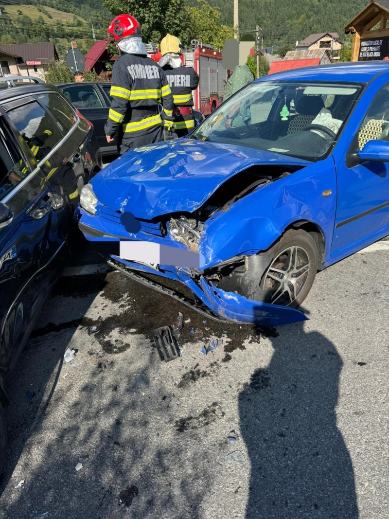 FOTO. Accident cu victime la Poiana Teiului