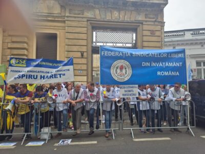 Sindicatele din educație îl acuză pe premierul Ilie Bolojan de dezinformare și iau în calcul boicotarea începutului de an școlar_