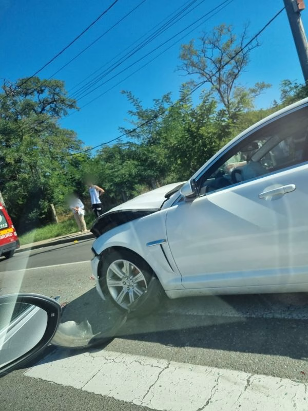 FOTO. Accident cu victime în municipiul Piatra Neamț 2 FOTO. Accident cu victime în municipiul Piatra Neamț
