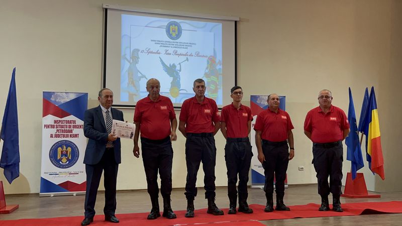 Pompieri avansați în grad și „Pompierul anului” la Neamț