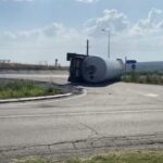 Vaslui: o cisternă cu gaz metan s-a răsturnat în trafic – autoritățile evacuează populația din zonă