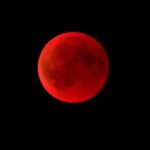 Fenomen rar și spectaculos: Luna sângerie!