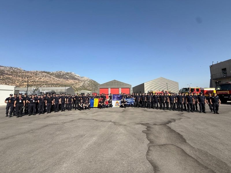 Opt pompieri nemțeni au ajuns în Atena