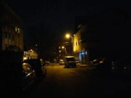 Scandal și bătaie, noaptea, pe o stradă din Piatra-Neamț Scandal și bătaie, noaptea, o stradă din Piatra-Neamț
