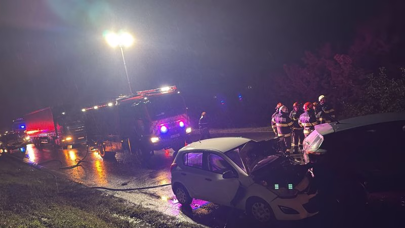 Suceava. Accident în lanț cu patru mașini implicate și trei persoane transportate la spital