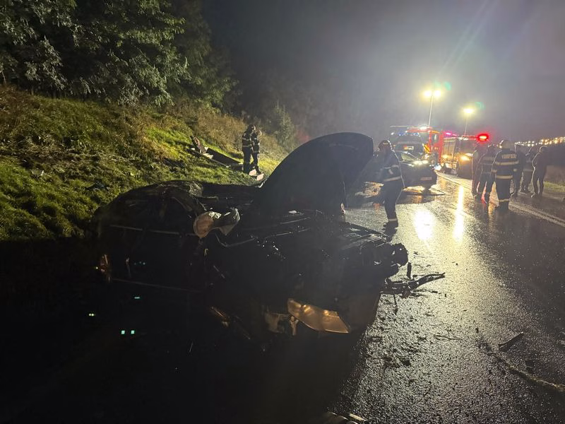 Suceava. Accident în lanț cu patru mașini implicate și trei persoane transportate la spital