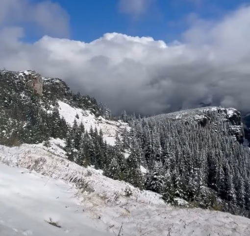 ANM anunță vreme „deosebit de rece”, ploi și ninsori pentru primele zile din octombrie